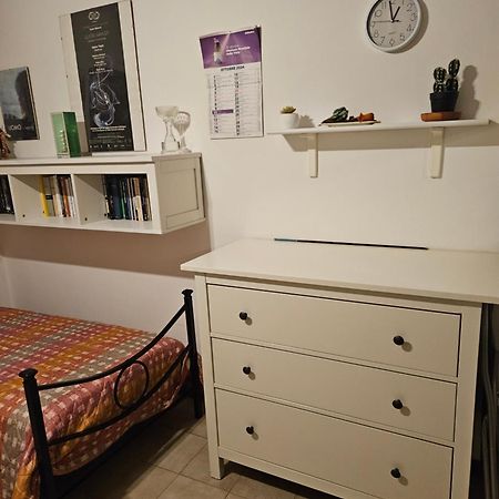 Stanza In Appartamento Privato Zona San Vitale Bologne Extérieur photo